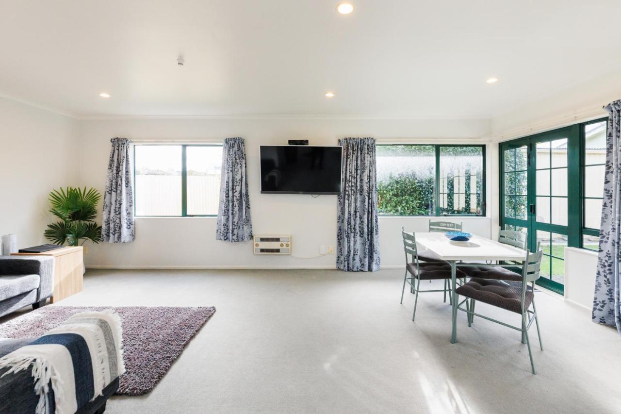 Camelot Motor And Conference Centre 4*