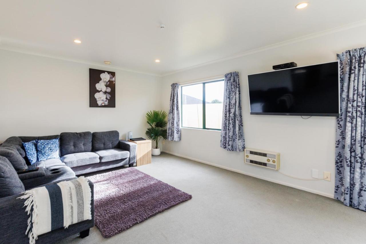 Camelot Motor And Conference Centre Motel 4*