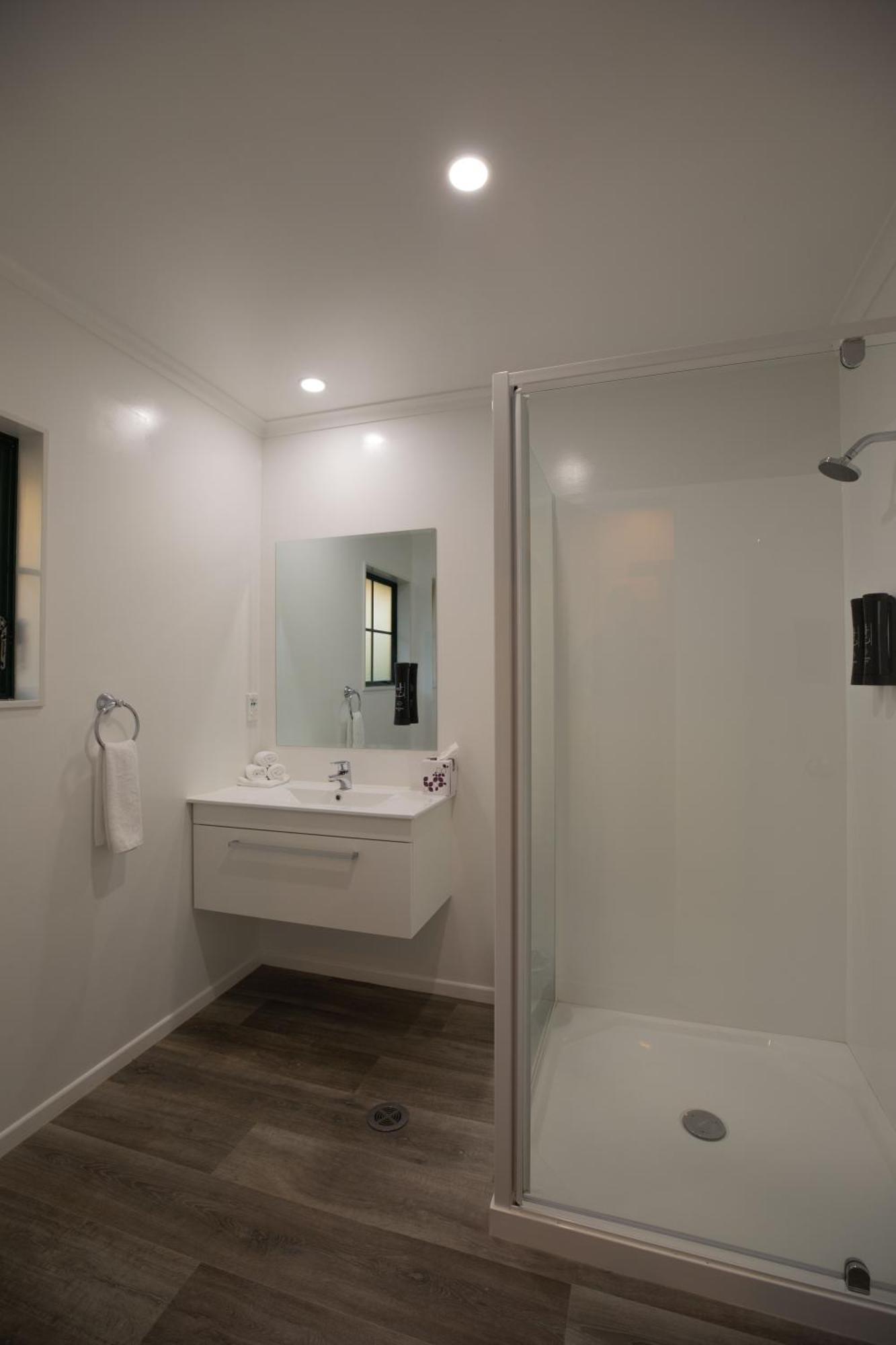 Camelot Motor And Conference Centre Motel 4*